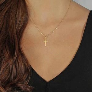 Beautiful necklace color gold